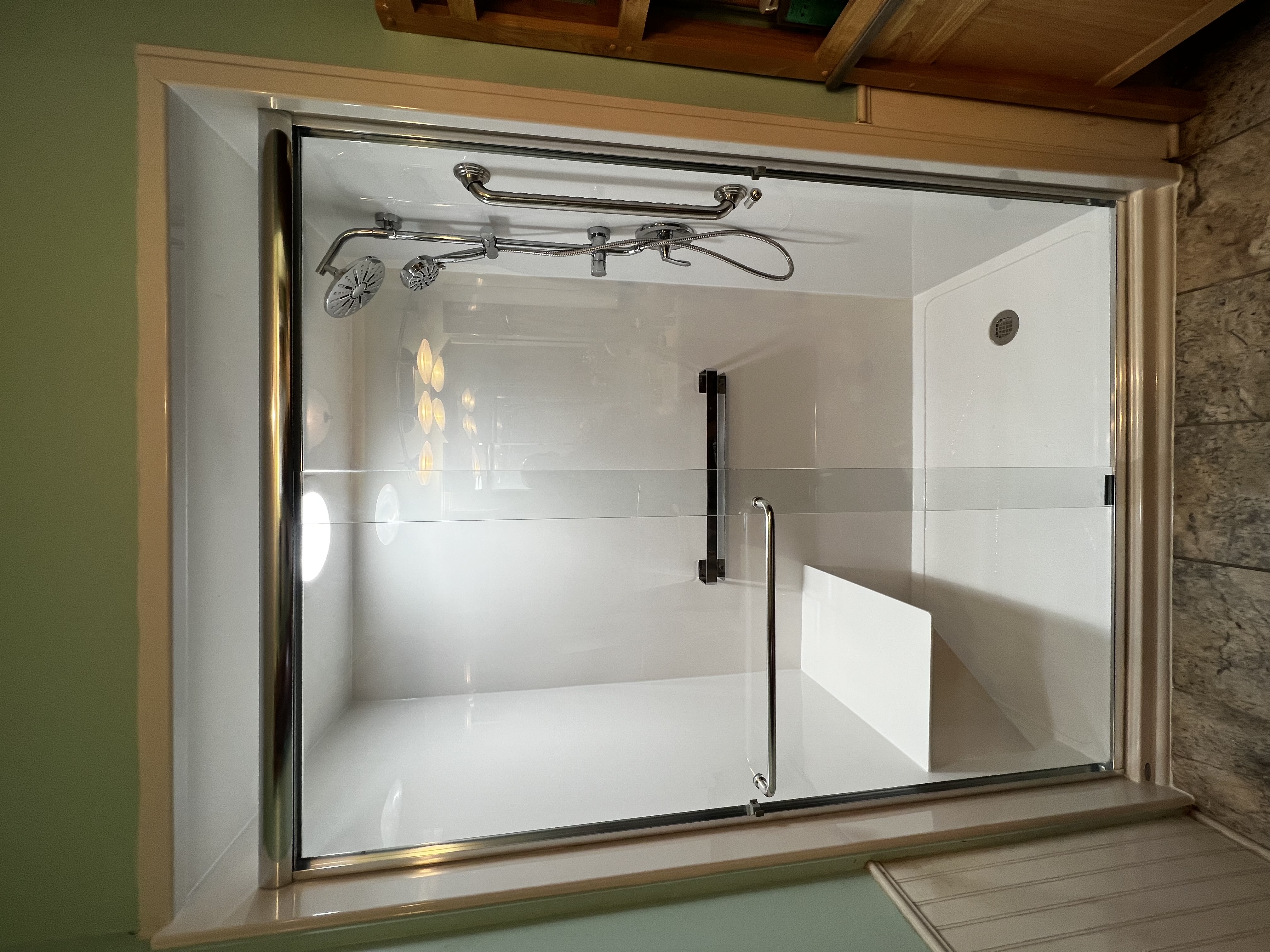 Safe shower with seat